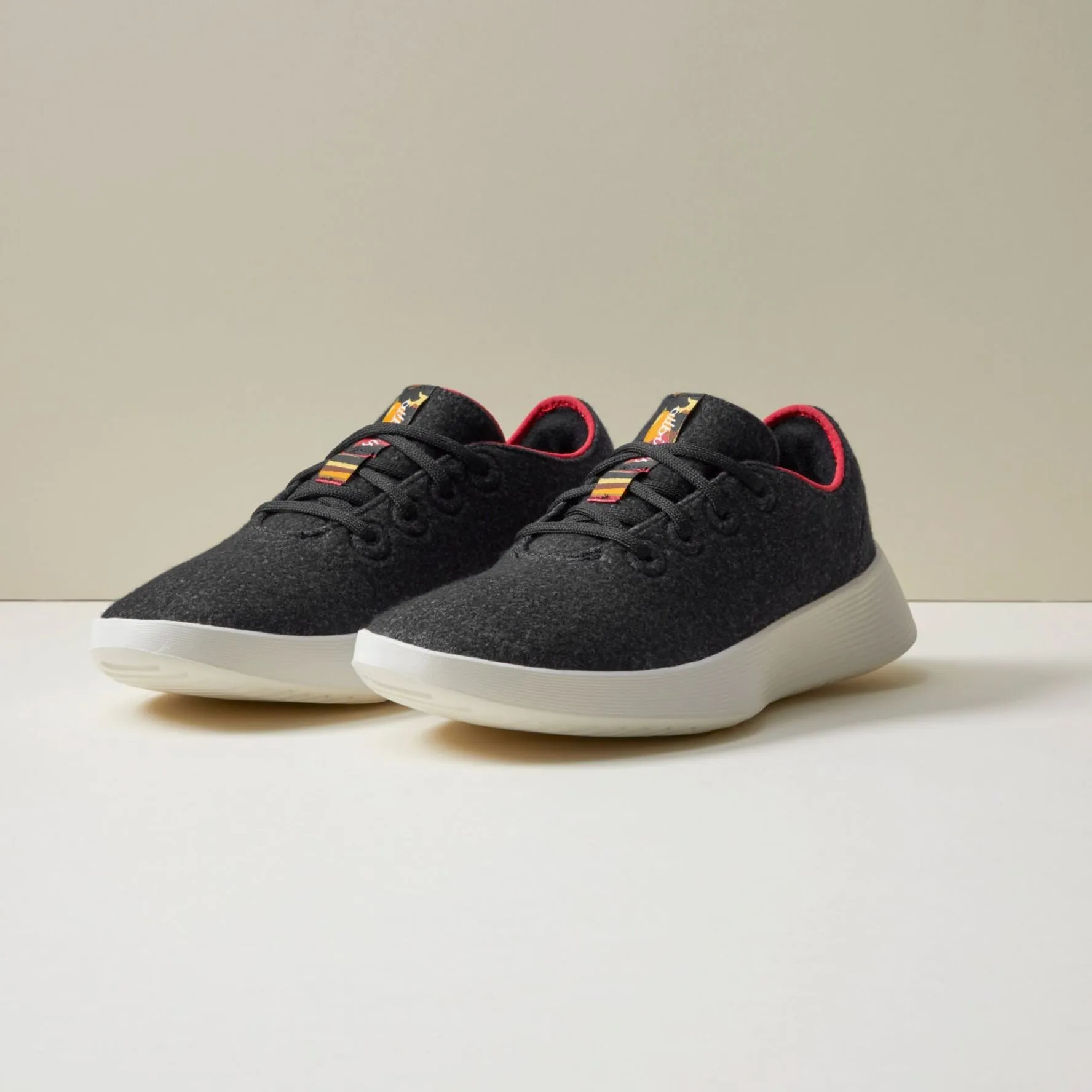Allbirds Wool Runners Go - Natural Black/Kea Red (Natural White Sole)