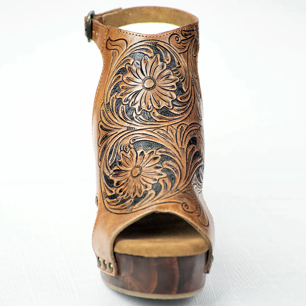 American Darling ADFT106 Hand tooled carved genuine leather sandal footwear flip flop