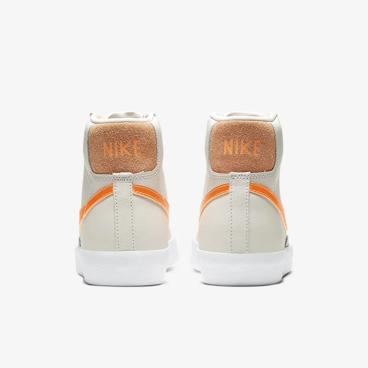 Blazer Mid ’77 Vintage (Light Bone   Total Orange)
