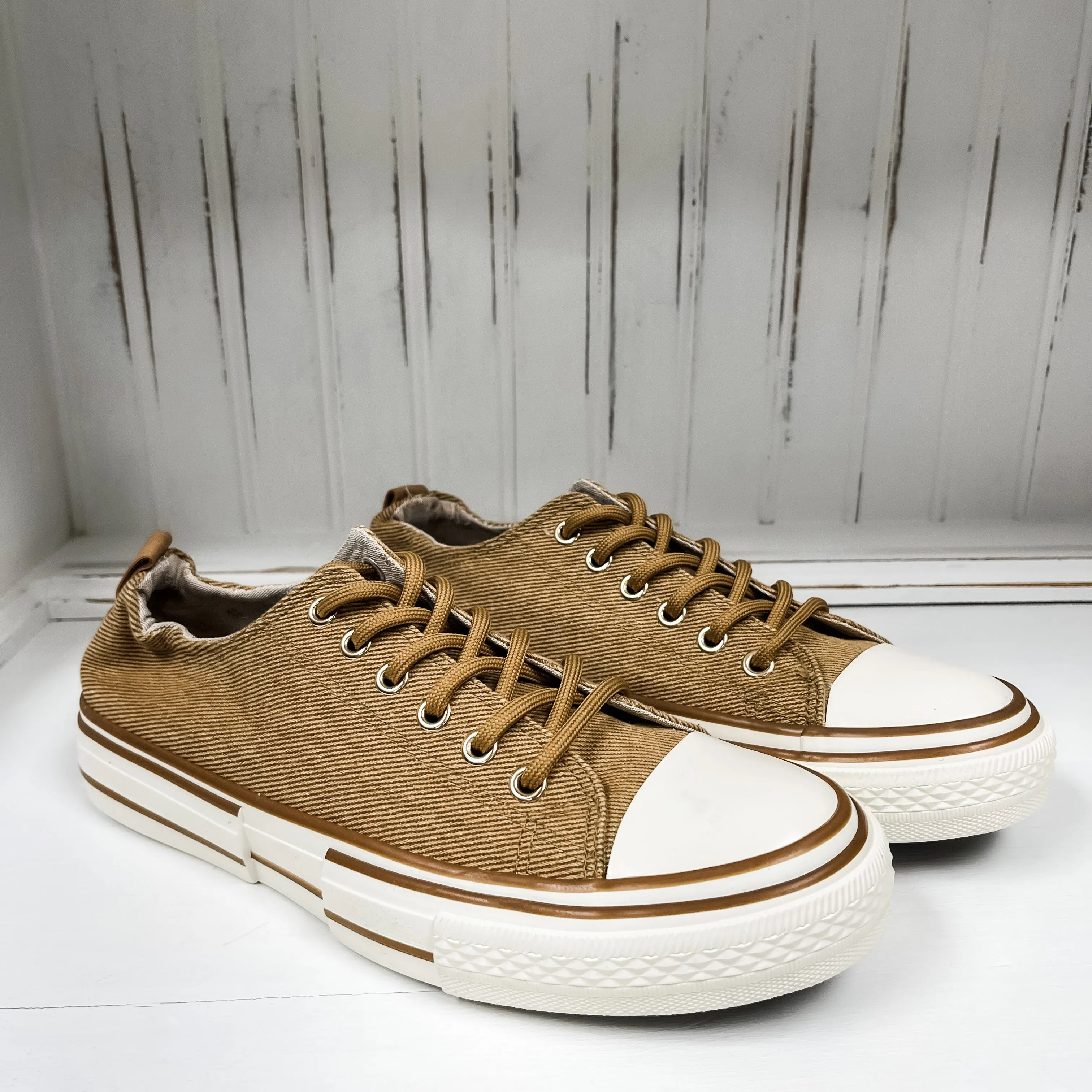 Driana Sneaker - Tan