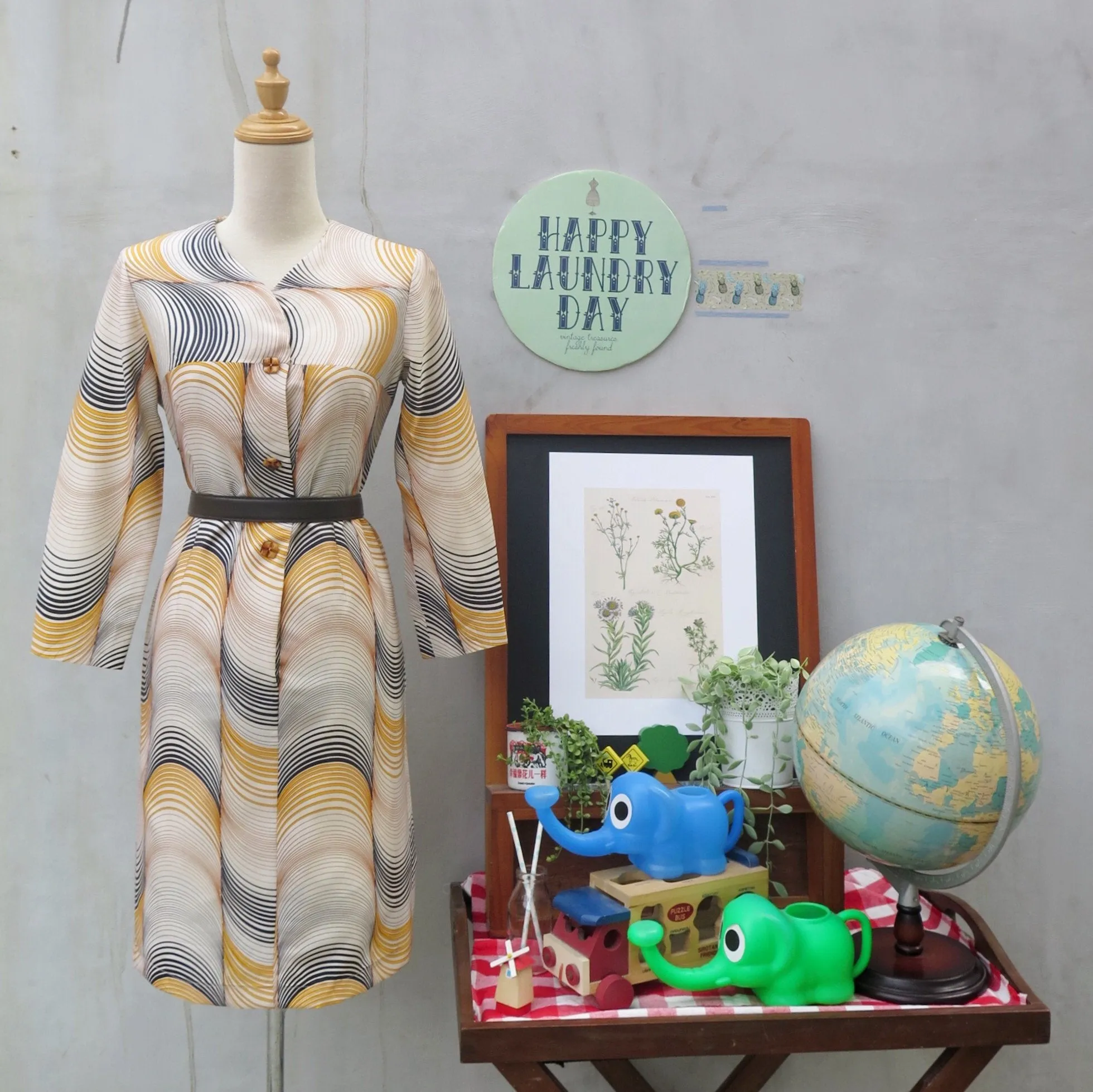 Geo-gio | Vintage 1960s Retro Mod geometric abstract print shirt shift dress
