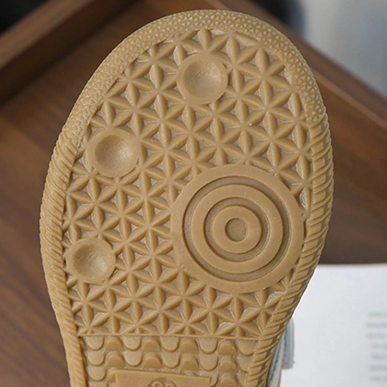 Girls Soft Flat Tennis Sneakers, Non-Slip Rubber Sole Suede Sneakers, Comfortable Low Top Fashion Casual Shoes