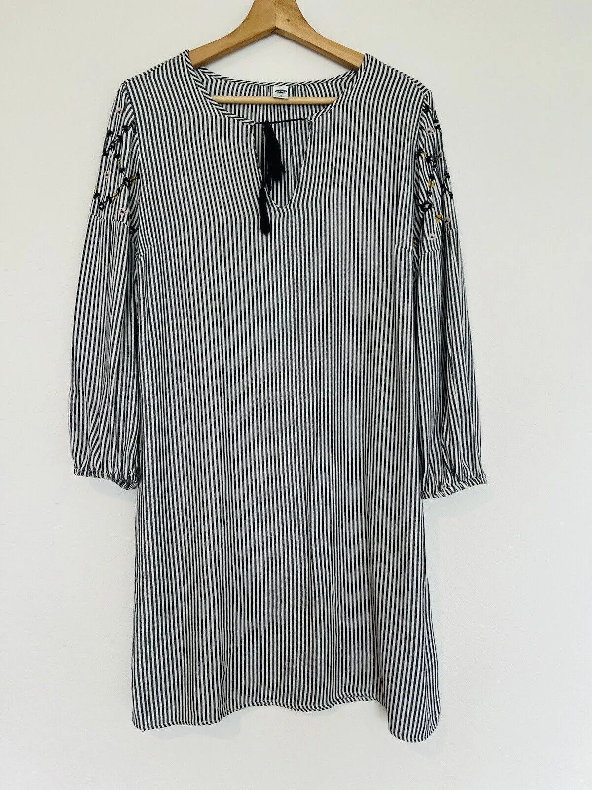 OLD NAVY Blue/White Stripe Dress Sz M Long Balloon Sleeves Shift Tassel Boho