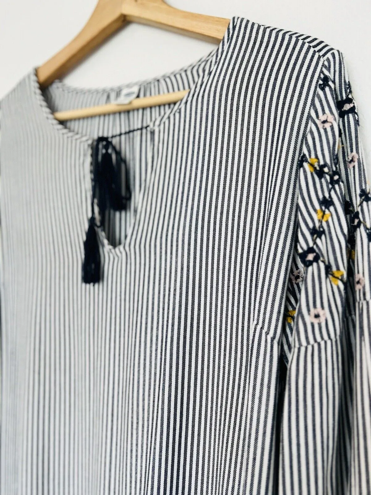 OLD NAVY Blue/White Stripe Dress Sz M Long Balloon Sleeves Shift Tassel Boho