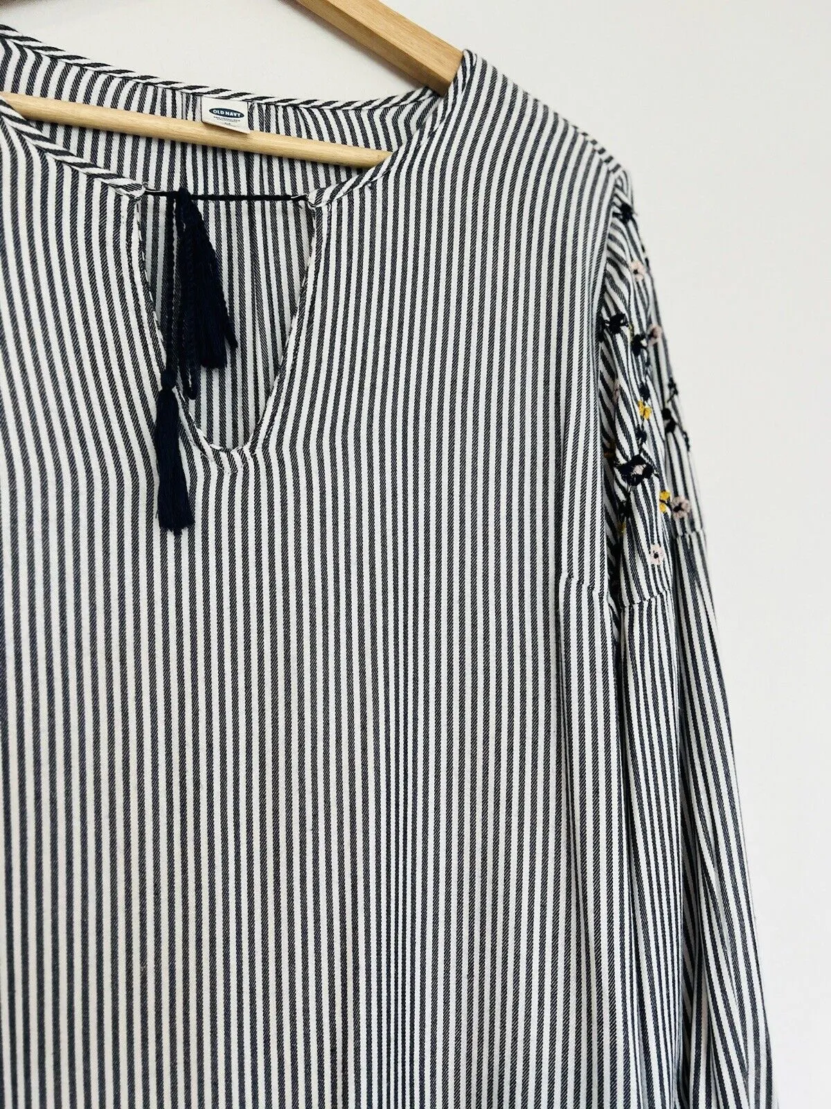 OLD NAVY Blue/White Stripe Dress Sz M Long Balloon Sleeves Shift Tassel Boho