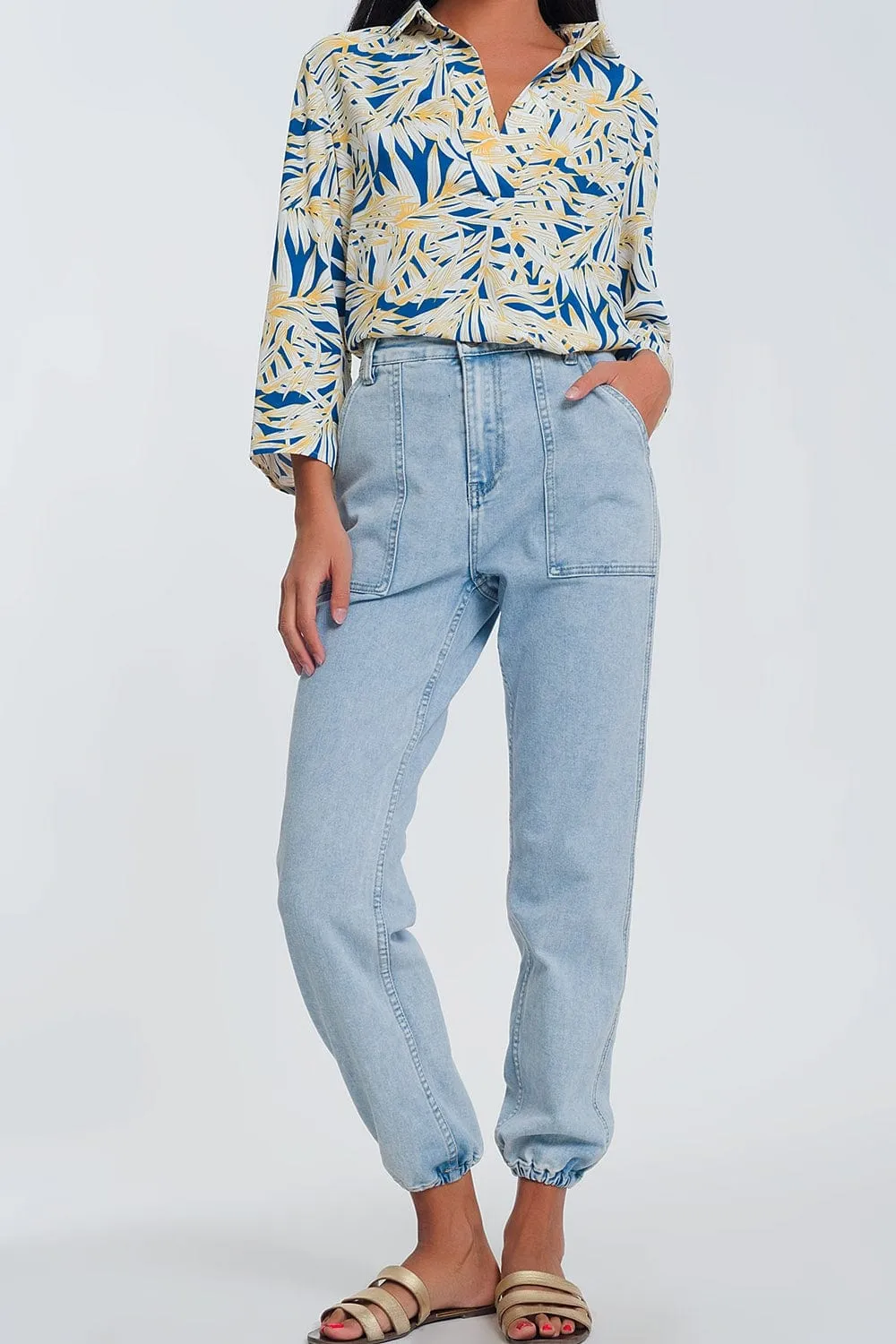 Pocket Detail Jeans In Light Denim