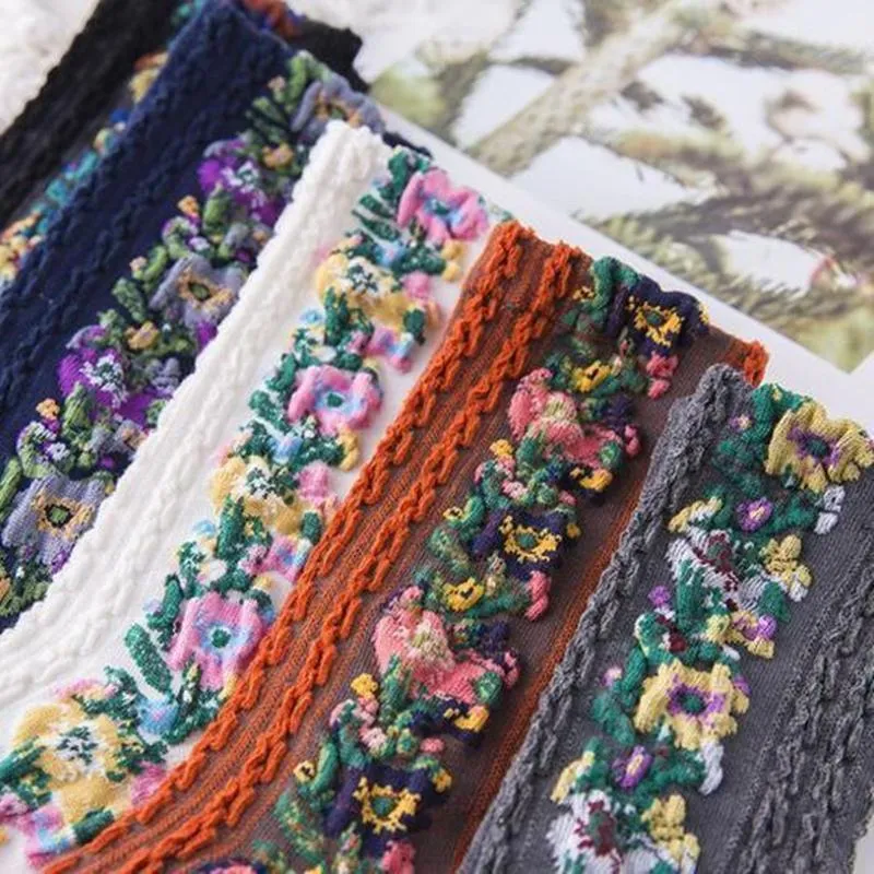 VINTAGE SOKKEN MET BLOEMEN BORDUURWERK (5 PAAR)