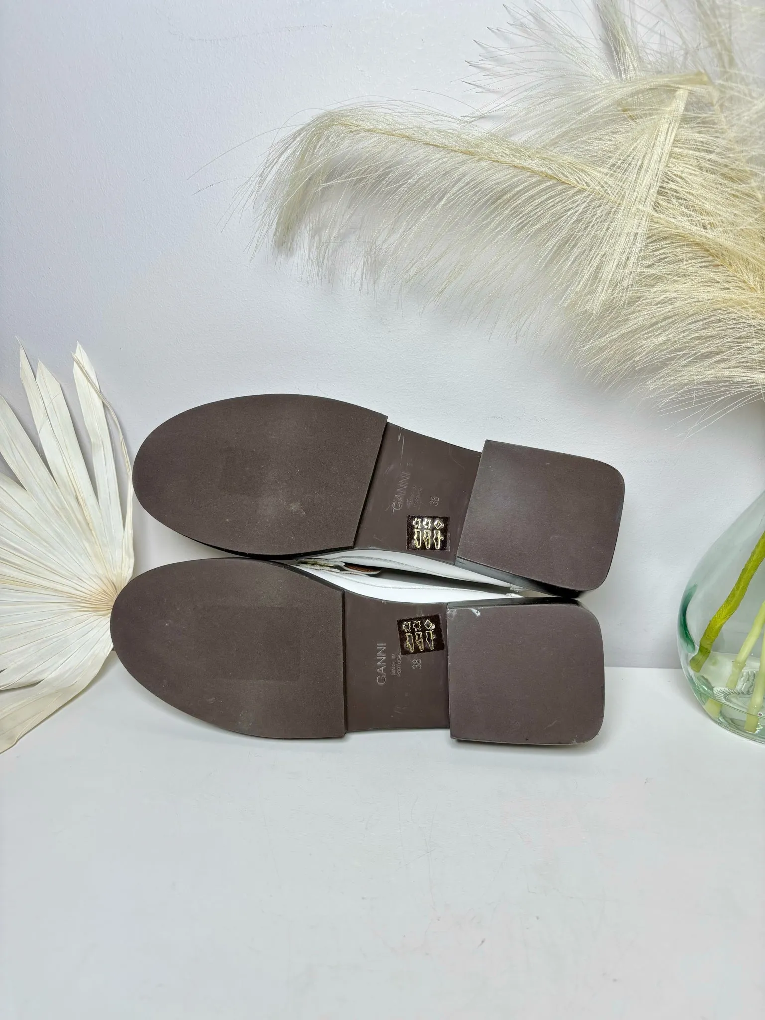 W Shoe Size 8 Ganni White Leather Cowhide NWOT Loafers